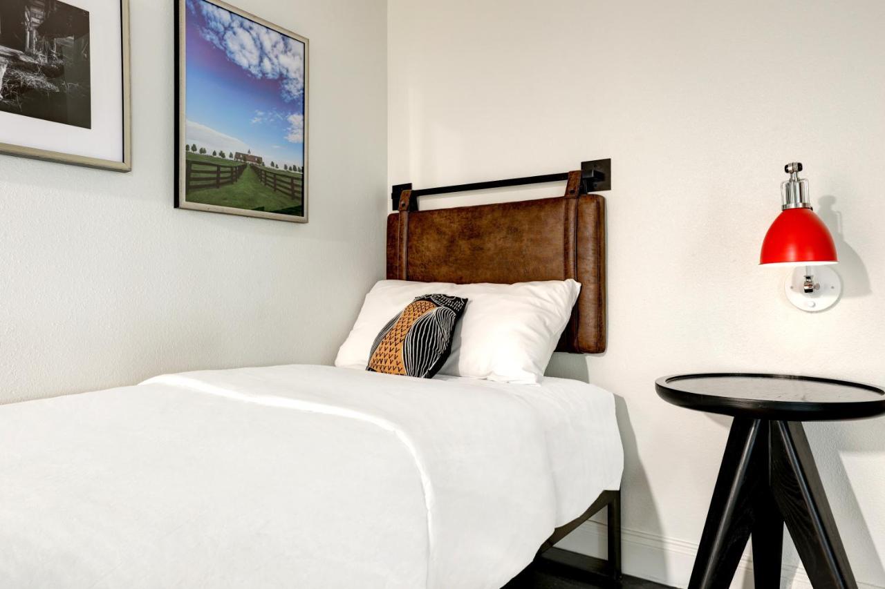 Elwood Hotel & Suites ليكسينغتون المظهر الخارجي الصورة
